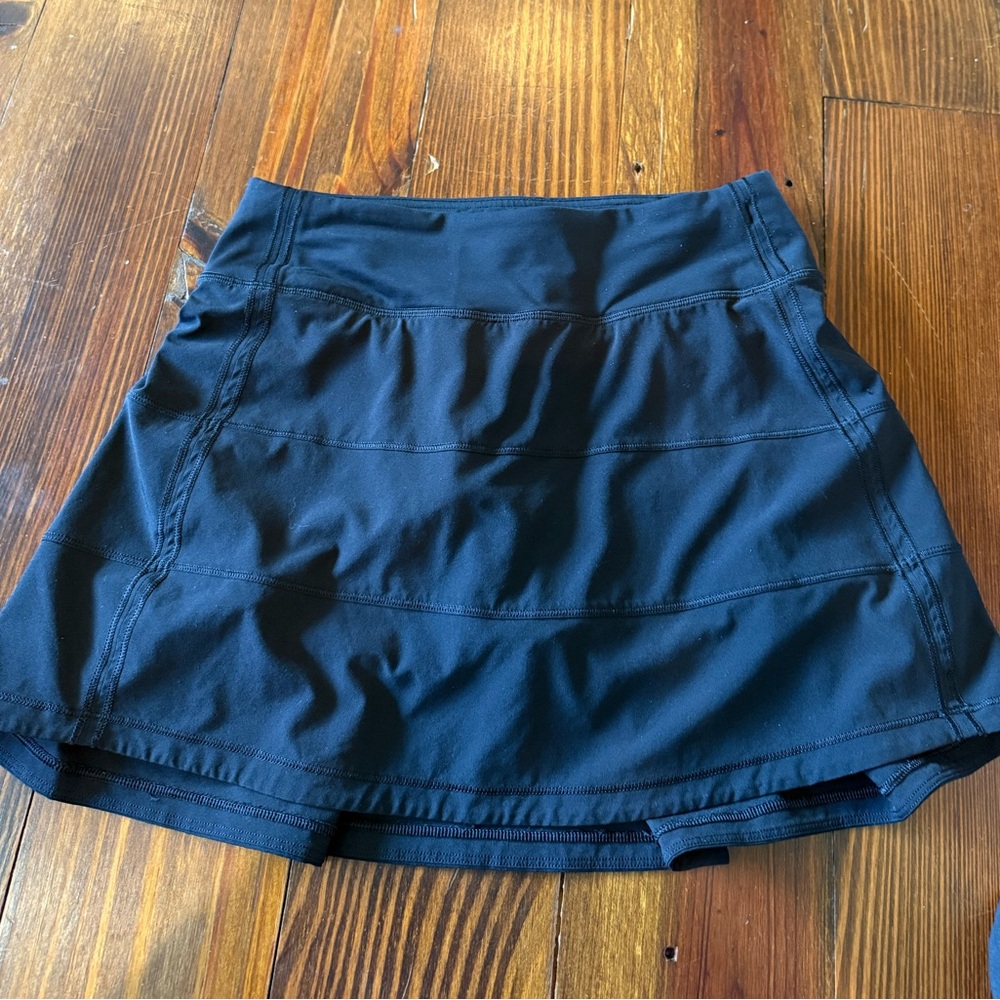 Like New lululemon athletica Black Pace Rival skirt- 2 tall